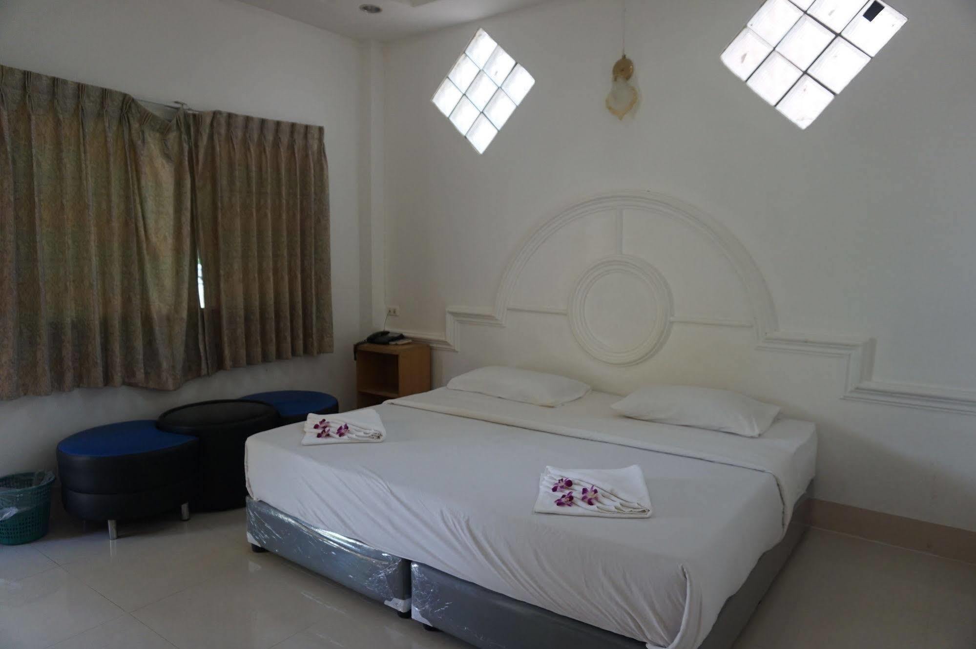 Hotel A.P.Garden Kalasin Esterno foto